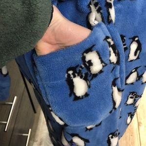 Vera Bradley Intimates & Sleepwear - Vera Bradley Playful Penguins Blue Robe S/M Vera Bradley Intimates & Sleepwear - Vera Bradley Playful Penguins Blue Robe S/M